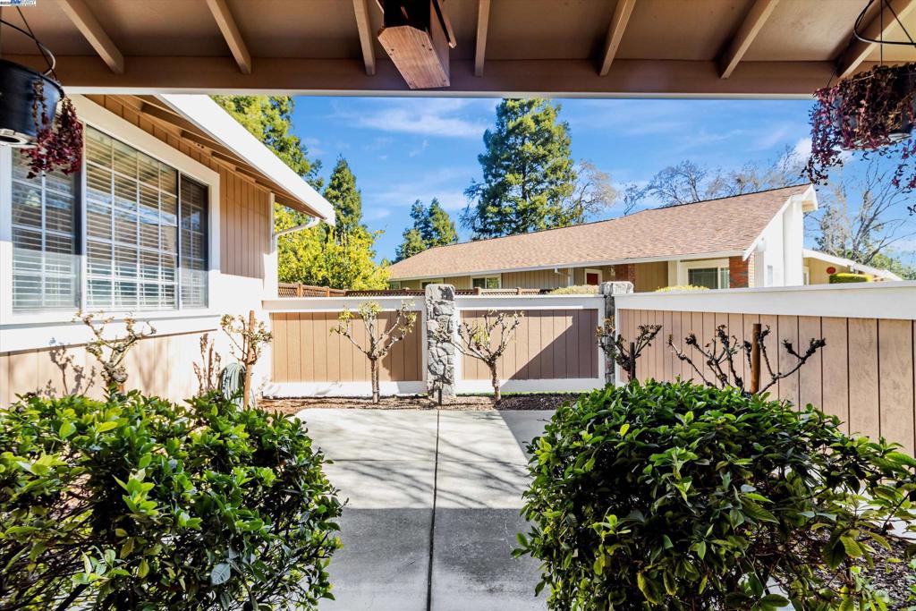 BROOKMEADOW PARK - Residential