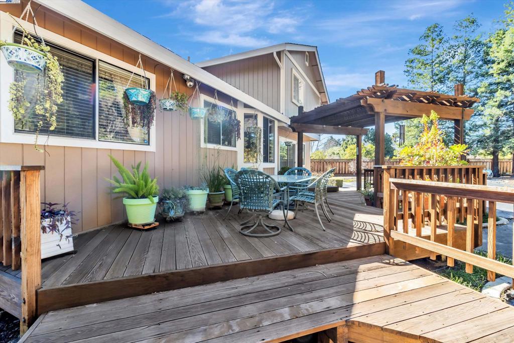 BROOKMEADOW PARK - Residential