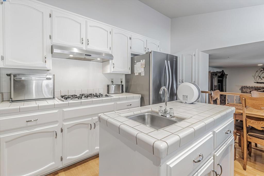 BROOKMEADOW PARK - Residential