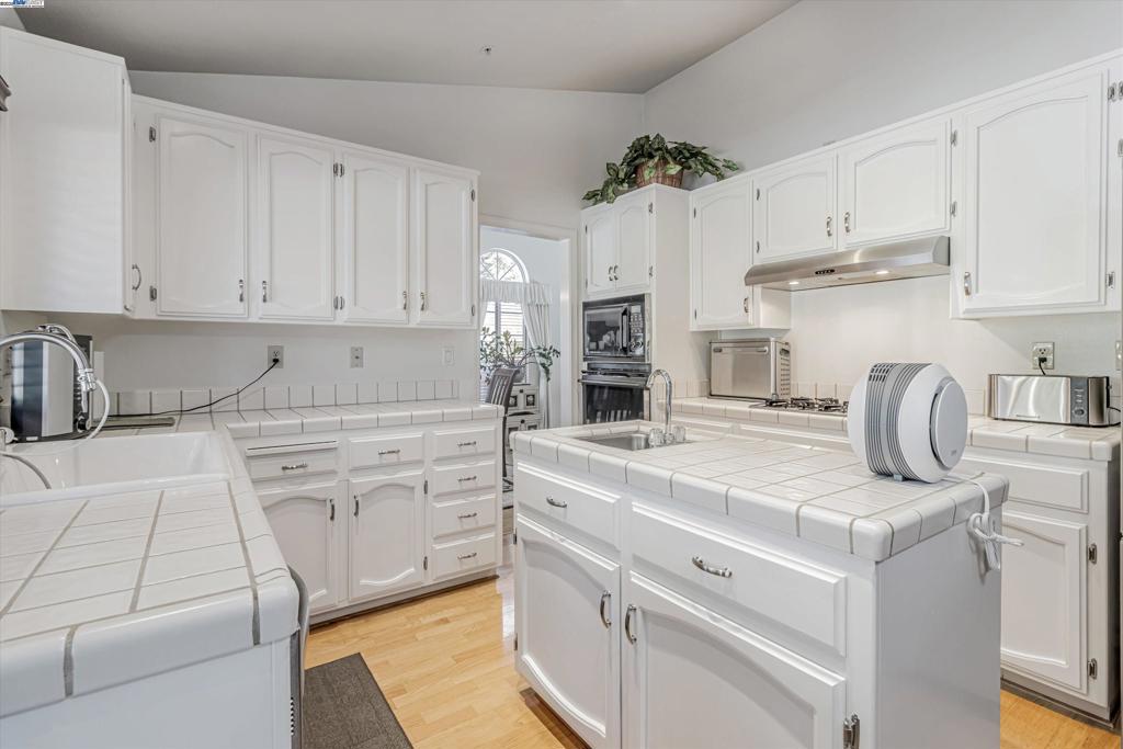 BROOKMEADOW PARK - Residential