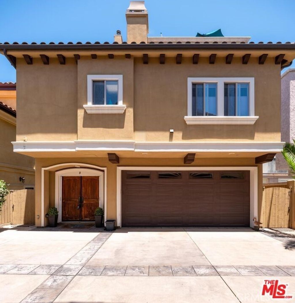 Photo of 520 N Elena #B, Redondo Beach, CA 90277 (MLS # SB25243095)