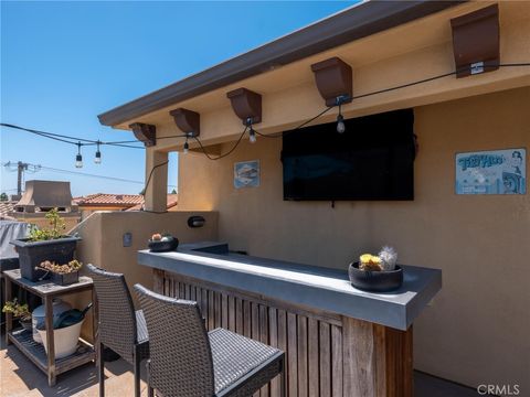 Tiny photo for 520 N Elena #B, Redondo Beach, CA 90277 (MLS # SB25243095)