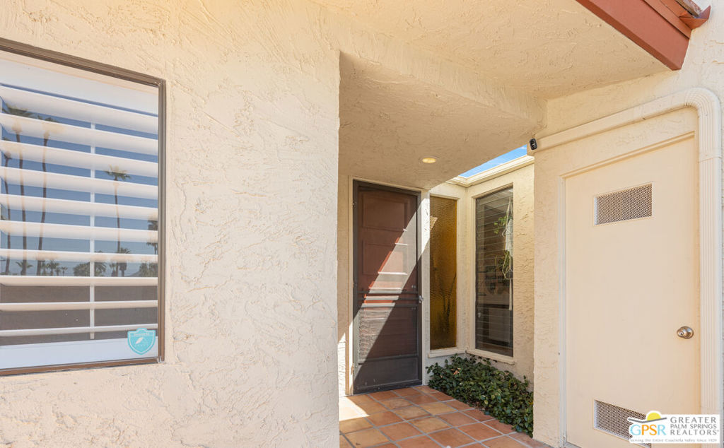 1041 S La Verne Way
