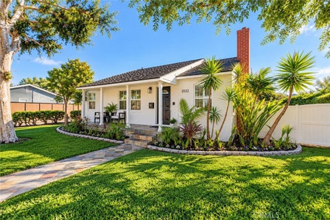 Photo of 2032 Chatwin AVE, Long Beach, CA 90815 (MLS # PW26227868)