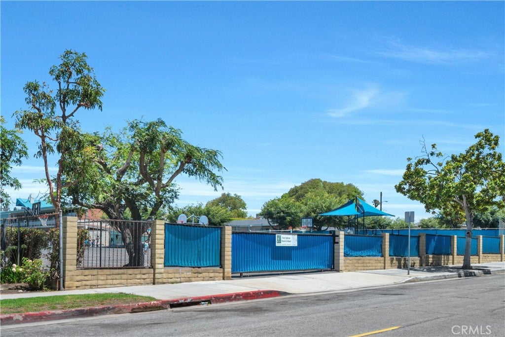 2940 W Carson