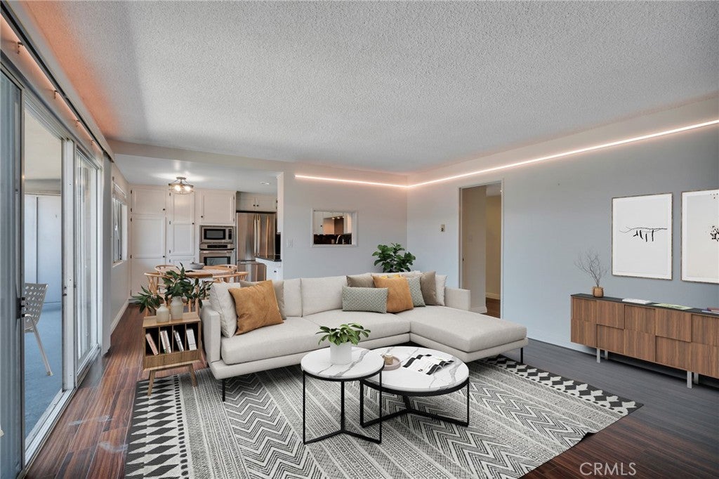 2940 W Carson ST