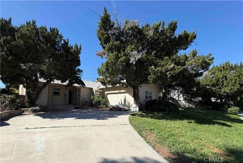 20252 Archwood Street Winnetka CA 91306