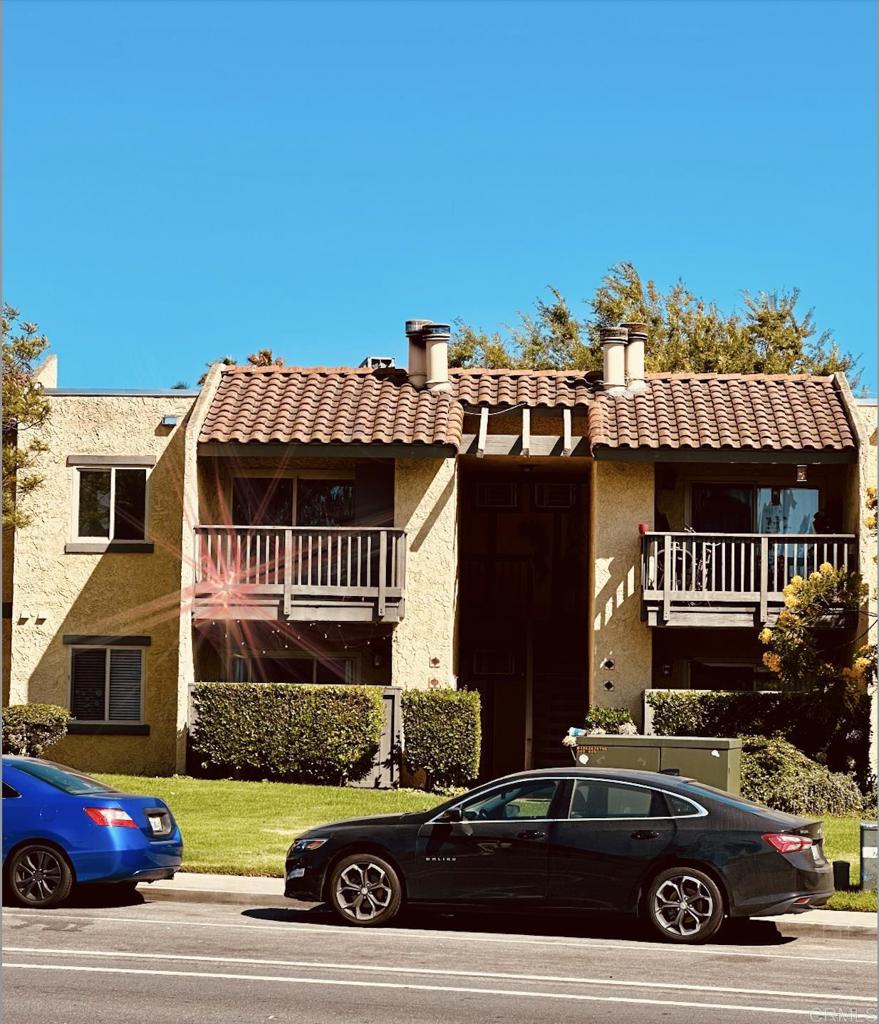Looking for a 2BR/1BA Condo that's been recently upgraded beautifully with brand new stainless steel appliances and new carpet with scotch-guard? Look no more! This is it! This condo is located near FWY, and the shopping center is just across the street. Schools, Malls and Restaurants are just few minutes away.