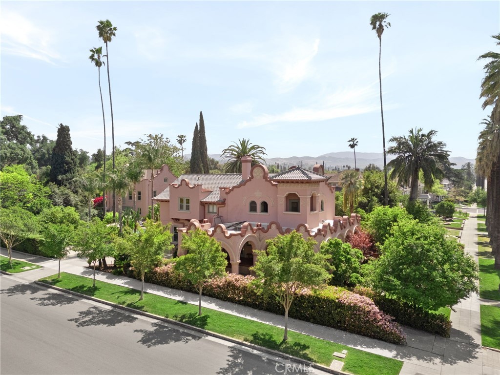 405 W Olive Avenue
