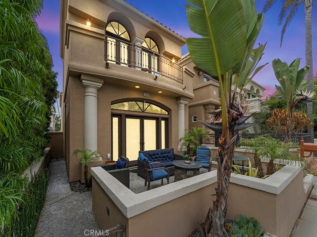 Photo of 513 Pecan Ave Ave, Huntington Beach, CA 92648 (MLS # PW25240792)