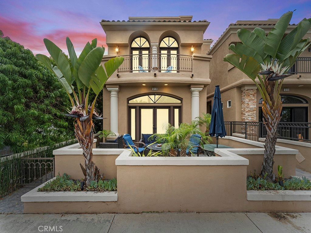 Photo of 513 Pecan Ave Ave, Huntington Beach, CA 92648 (MLS # PW25240792)