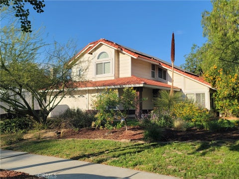 Photo of 1618 Deanna Way, Redlands, CA 92374 (MLS # IV26129757)