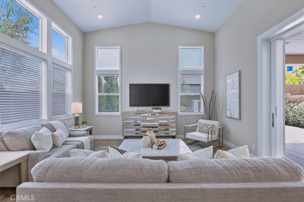 168 Crossover, Irvine CA 92618 - Photo 9