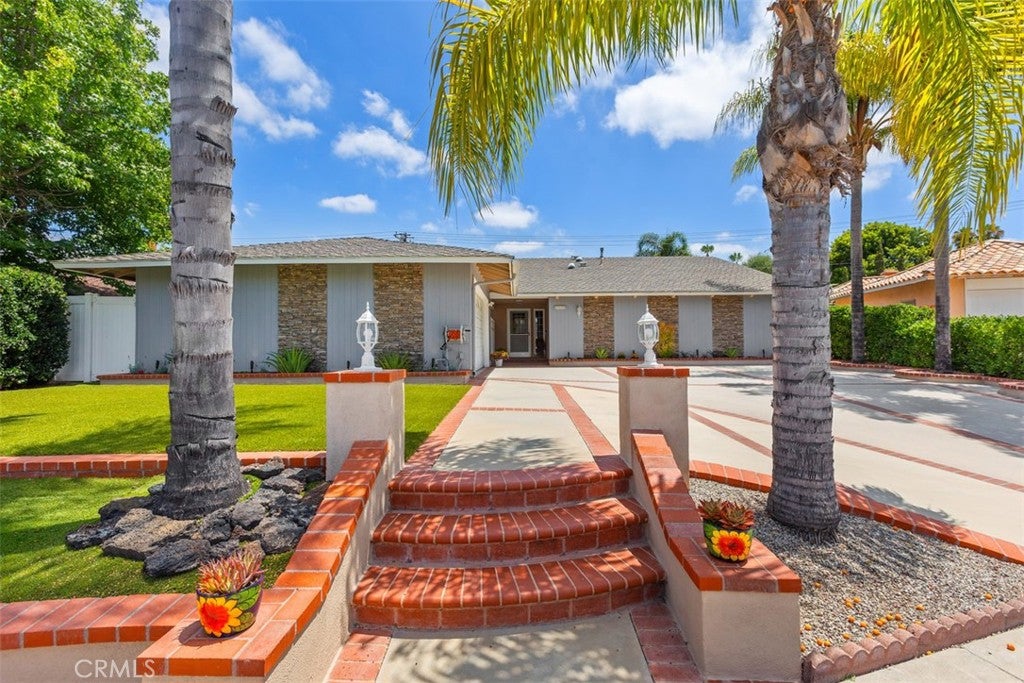 Photo of 25611 Adriana Street St, Mission Viejo, CA 92691 (MLS # OC26130610)