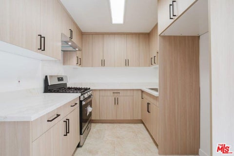 Photo of 914 E Elk Avenue #3, Glendale, CA 91205 (MLS # 26866249)