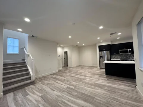 MLS: ML82049350