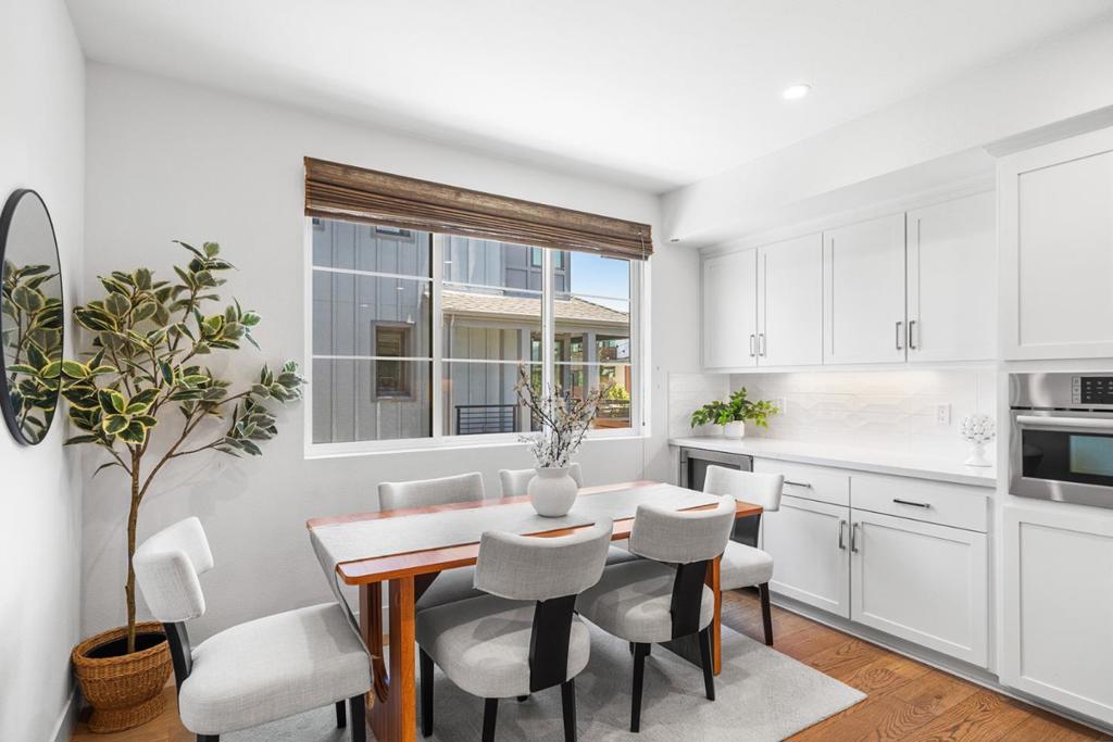 16015 Bartlett Court