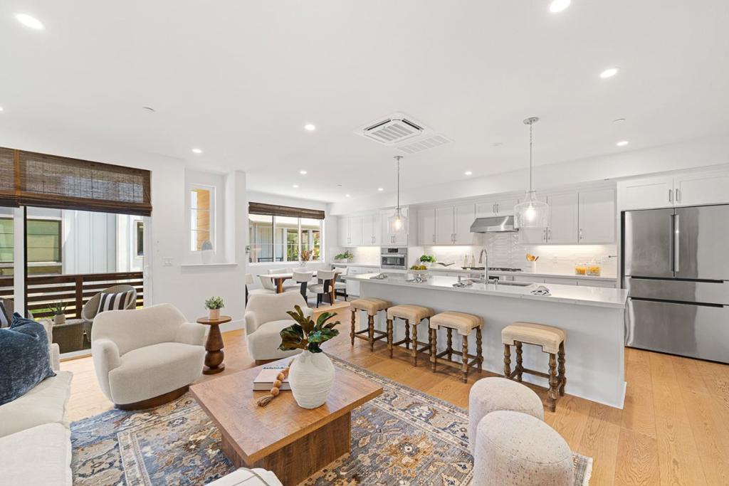 16015 Bartlett Court