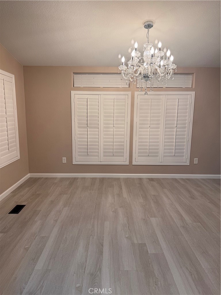 2205 W Acacia 190