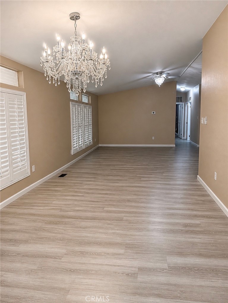 2205 W Acacia 190