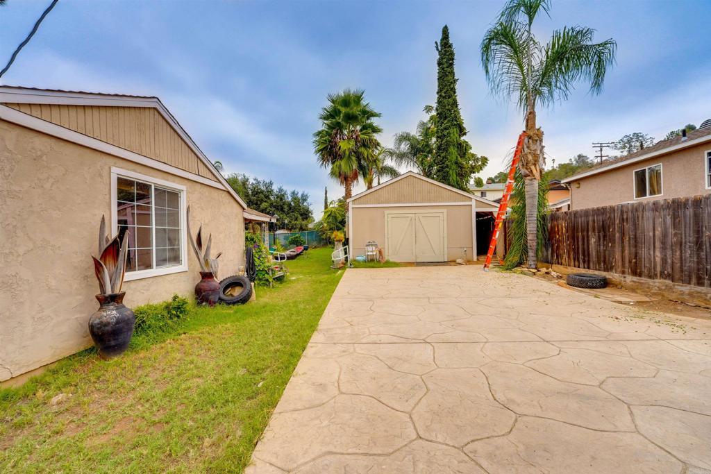 12732 Castle Court Drive, Lakeside CA 92040