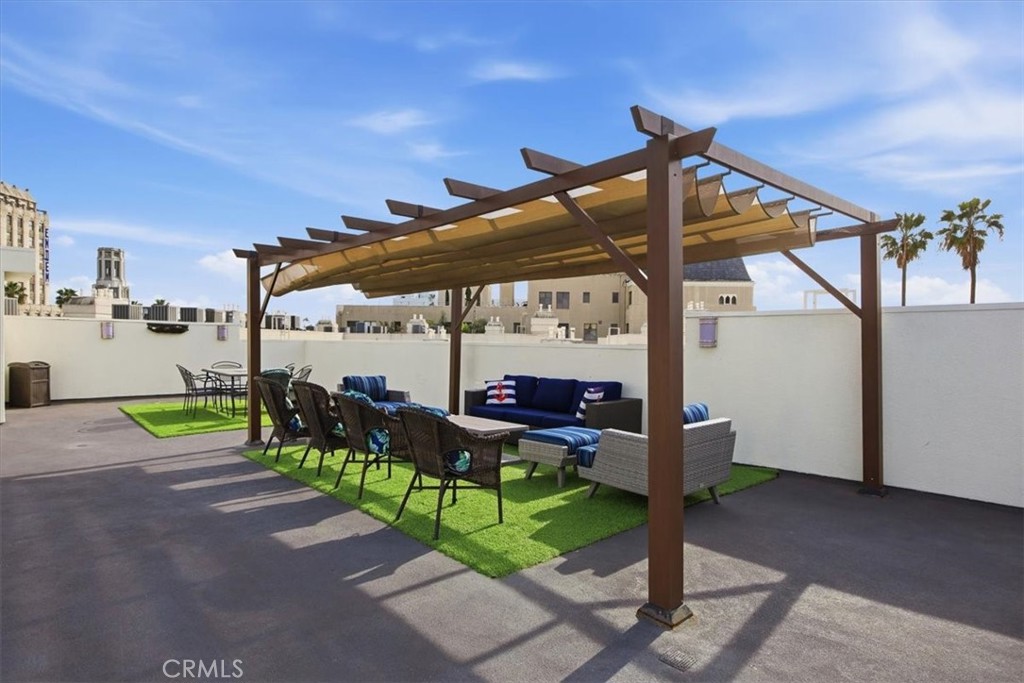 620 S Gramercy Place 130