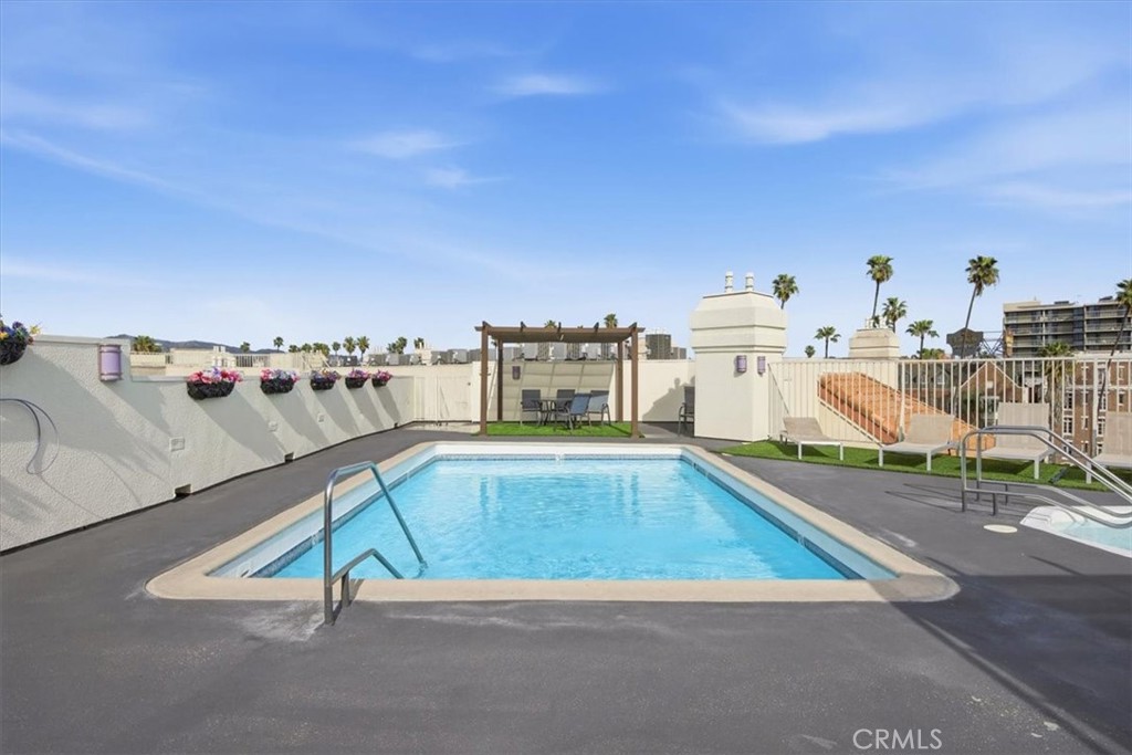 620 S Gramercy Place 130