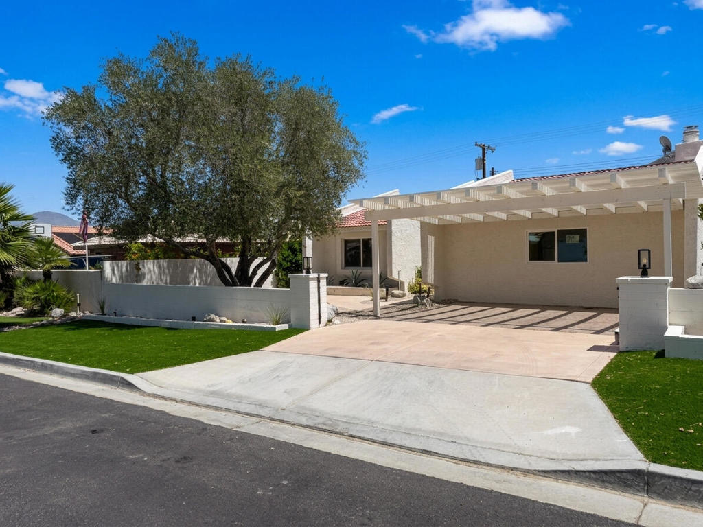 53770 Avenida Obregon