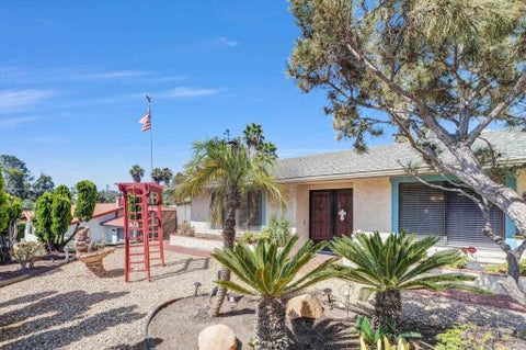 Photo of 1154 Monte Vista Dr DR, Vista, CA 92084 (MLS # NDP2606505)