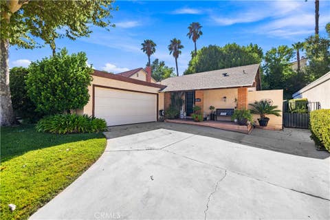 Photo of 25317 Via Brasa, Valencia, CA 91355 (MLS # SR26171871)