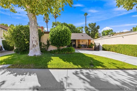 Photo of 25317 Via Brasa, Valencia, CA 91355 (MLS # SR26171871)