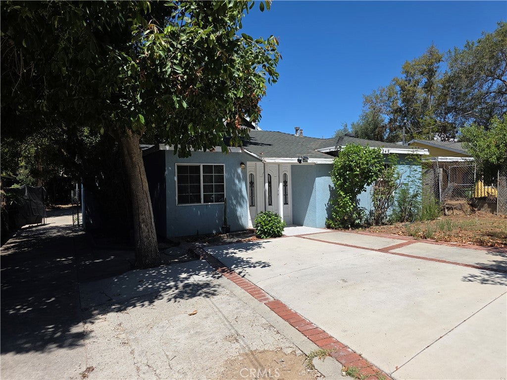 7249 Loma Verde Ave. AVE, Canoga Park CA 91303