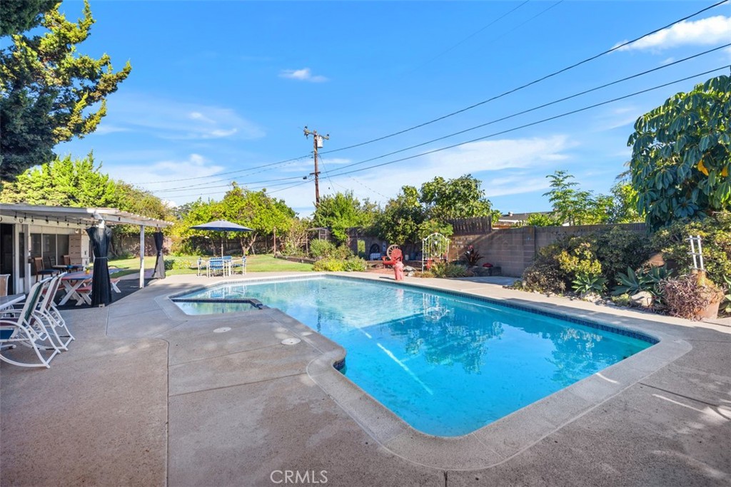Lake Forest Keys (LK) - Residential