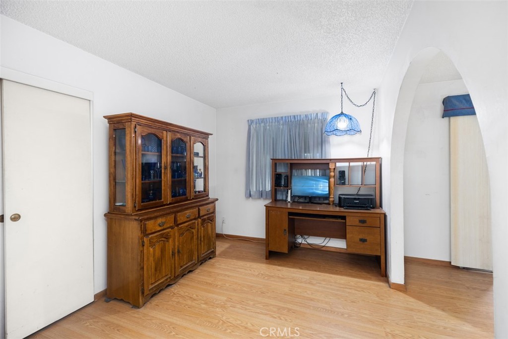 Lake Forest Keys (LK) - Residential
