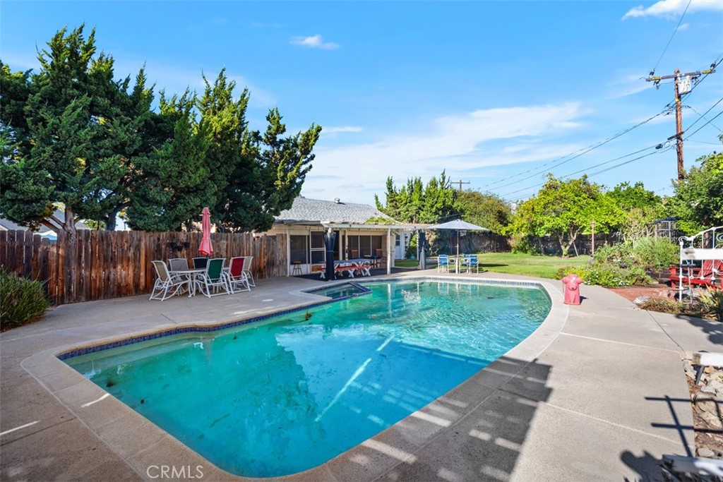 Lake Forest Keys (LK) - Residential