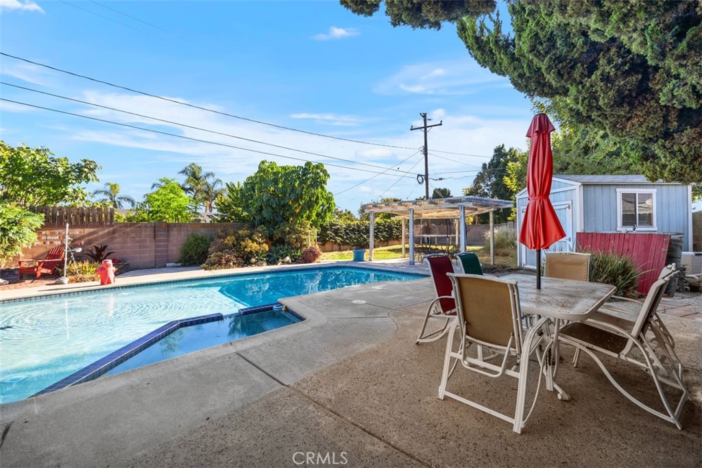 Lake Forest Keys (LK) - Residential