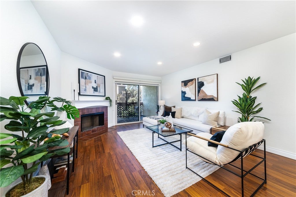 950 Main 202