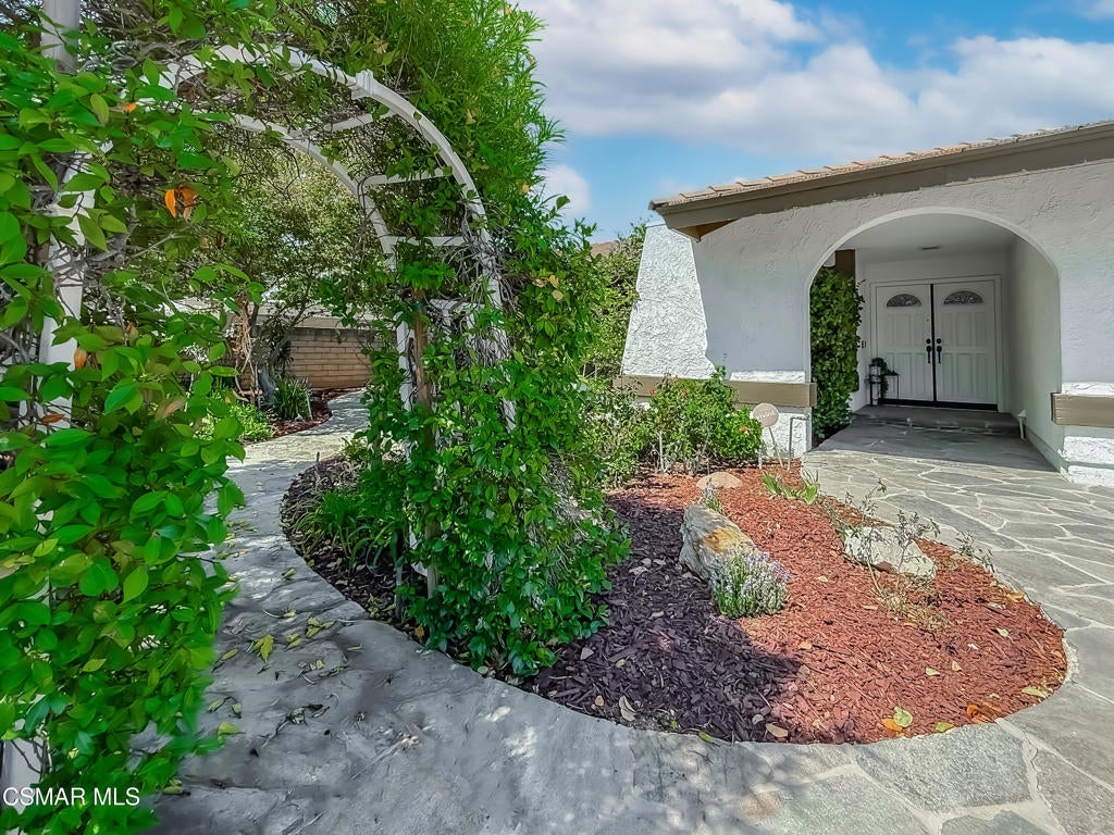 360 N Greenmeadow Avenue
