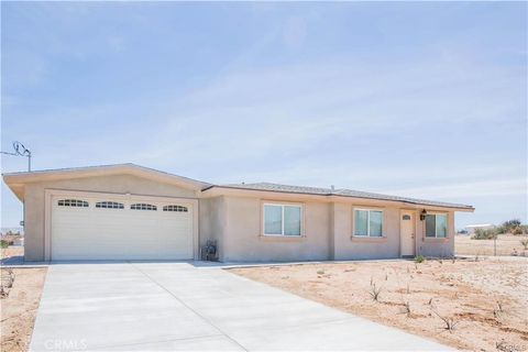 Photo of 17985 Hercules Street, Hesperia, CA 92345 (MLS # CV25200077)