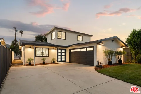 MLS: 26869849