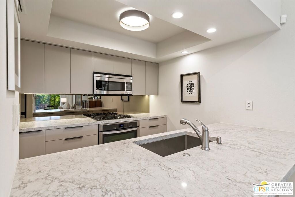 200 E Racquet Club Road 8