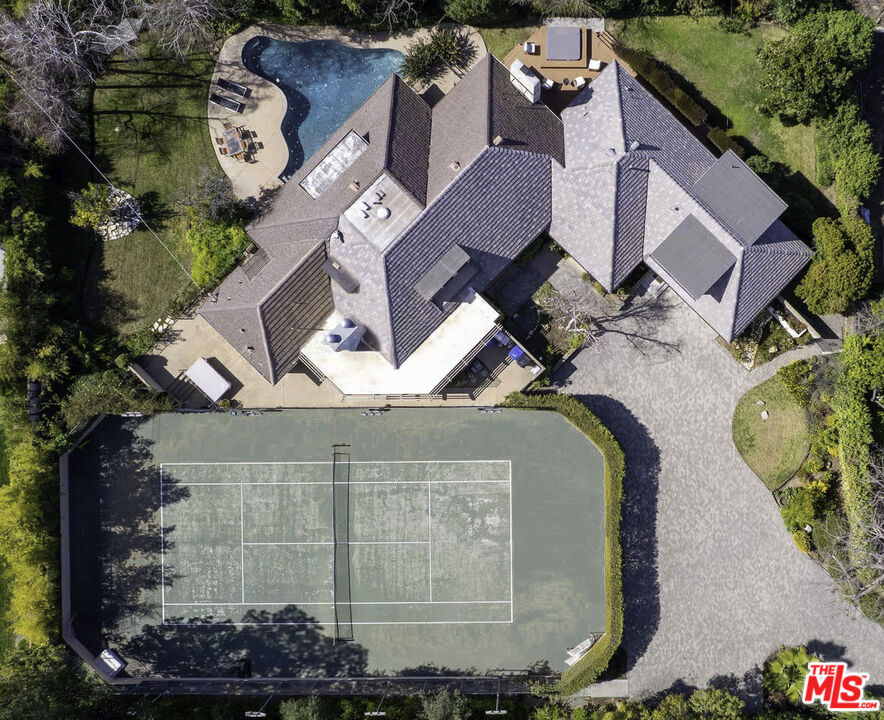 Properties 4 5200 Collier Place