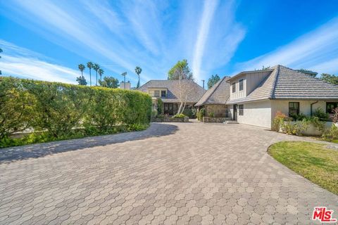 5200 Collier Place Woodland Hills CA 91364