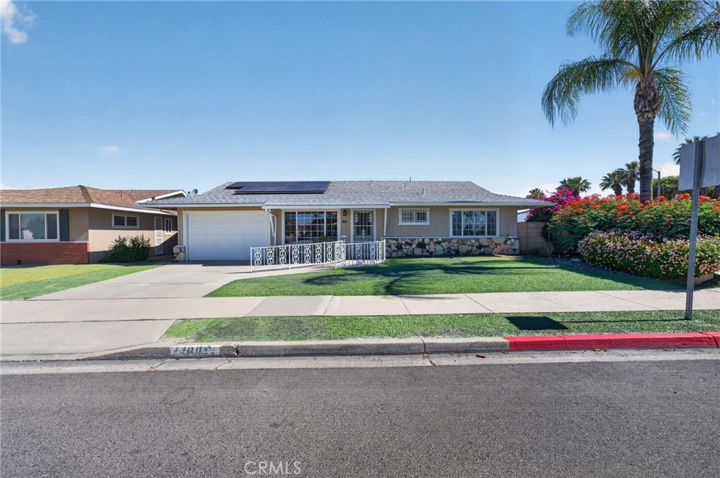 1400 W Mayberry