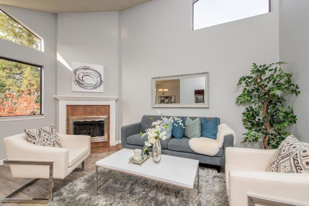 listing image 130728897941049740893