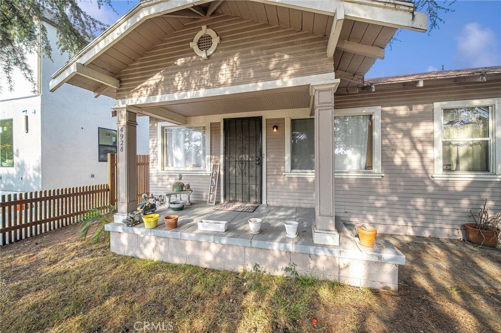 4928 Highland View Avenue