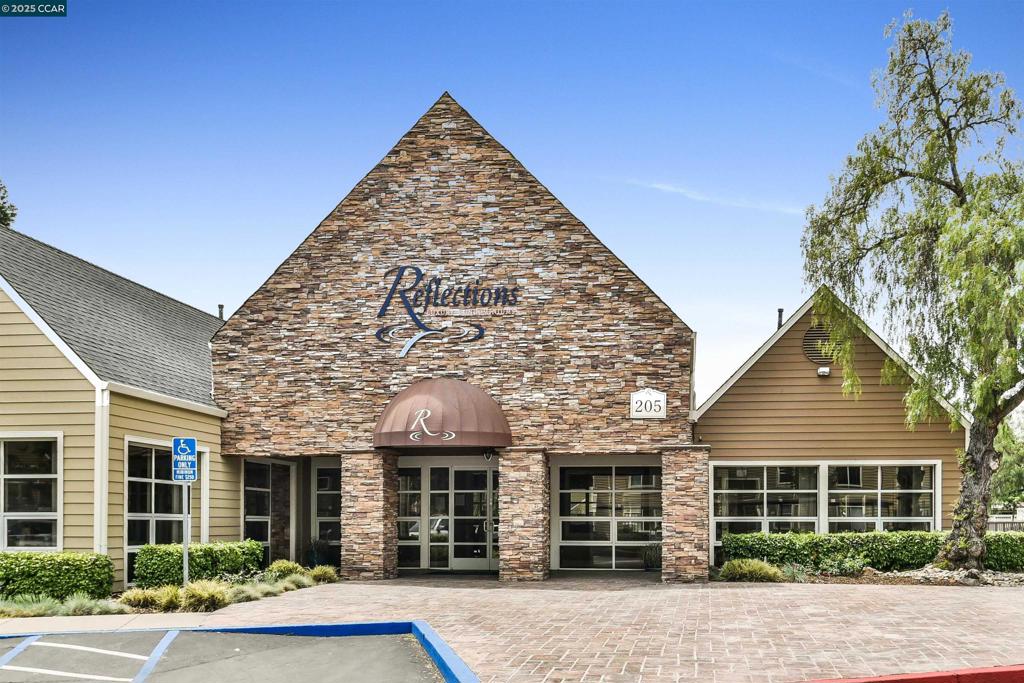 REFLECTIONS - Residential