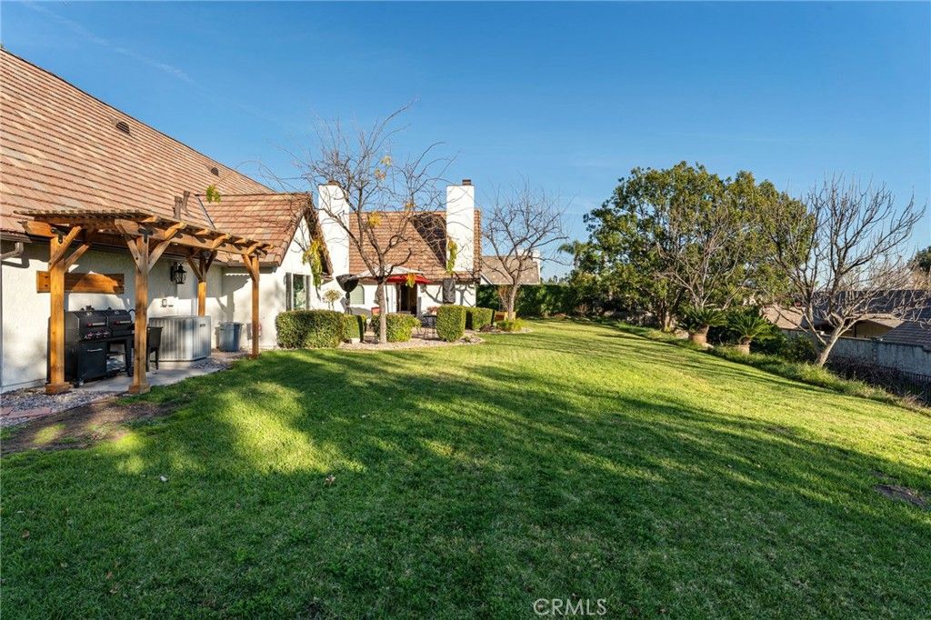 Photo of 10055 Hillside RD, Rancho Cucamonga, CA 91737 (MLS # CV26126860)