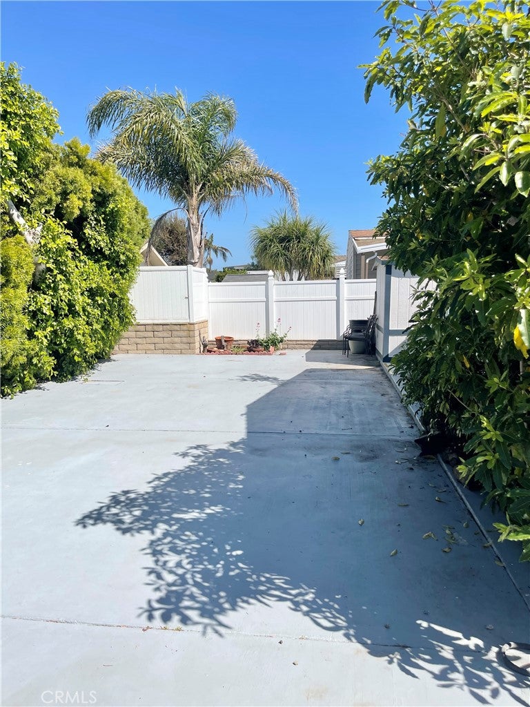 2275 W 25th 198