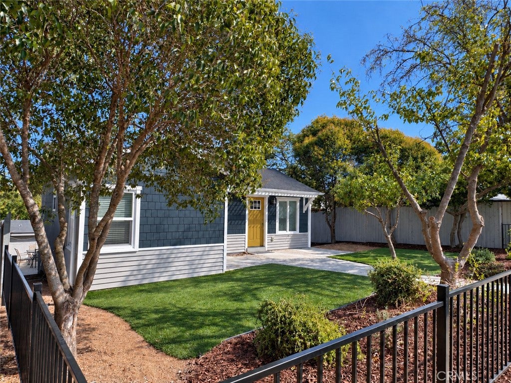 528 Oak Street